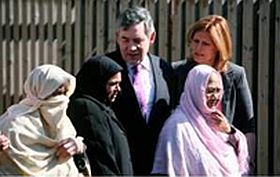 Gordon-brown-meets-muslim-women